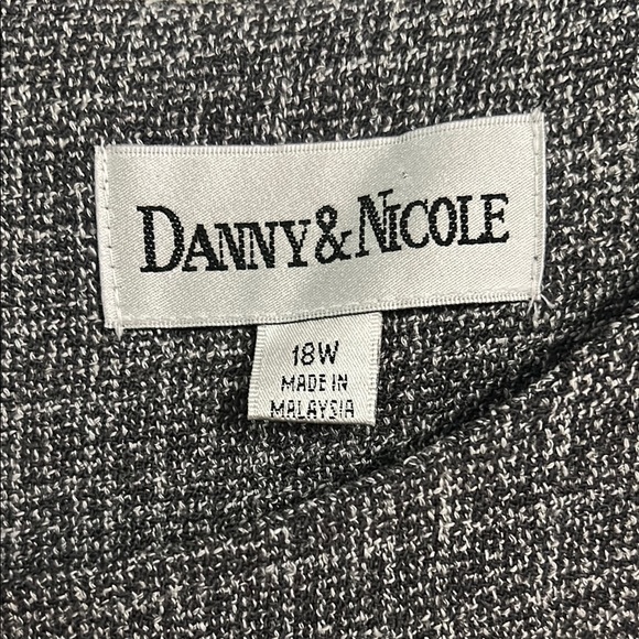 Danny & Nicole Gray Ribbed Sheath Dress - Picture 2 of 4